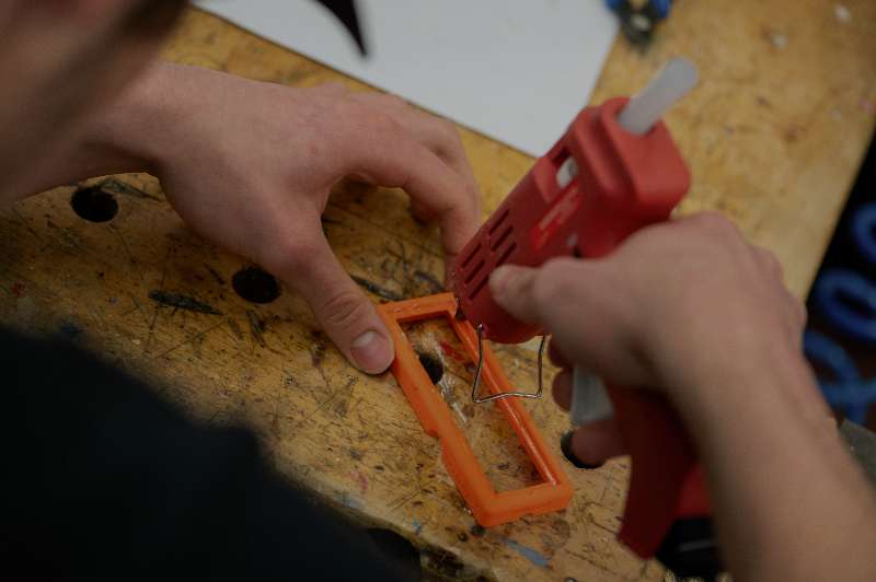 Pistola per colla a caldo: la scelta giusta per hobbistica e riparazioni